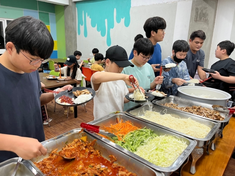フィリピン留学 Cebu21 - CELLA Premium Campus-Dining Room-13